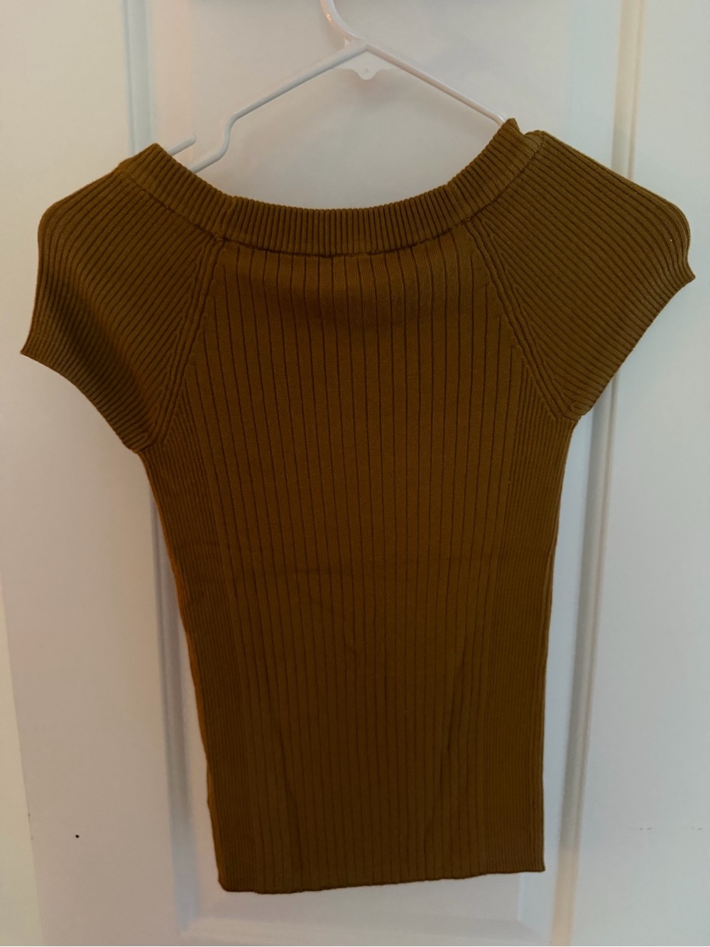 Express Women's Ribbed Short-Sleeve Top - Picture 2 of 3